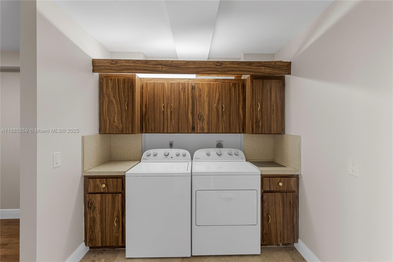 CONDO 7 OF WHITEHALL COND - Residential Lease