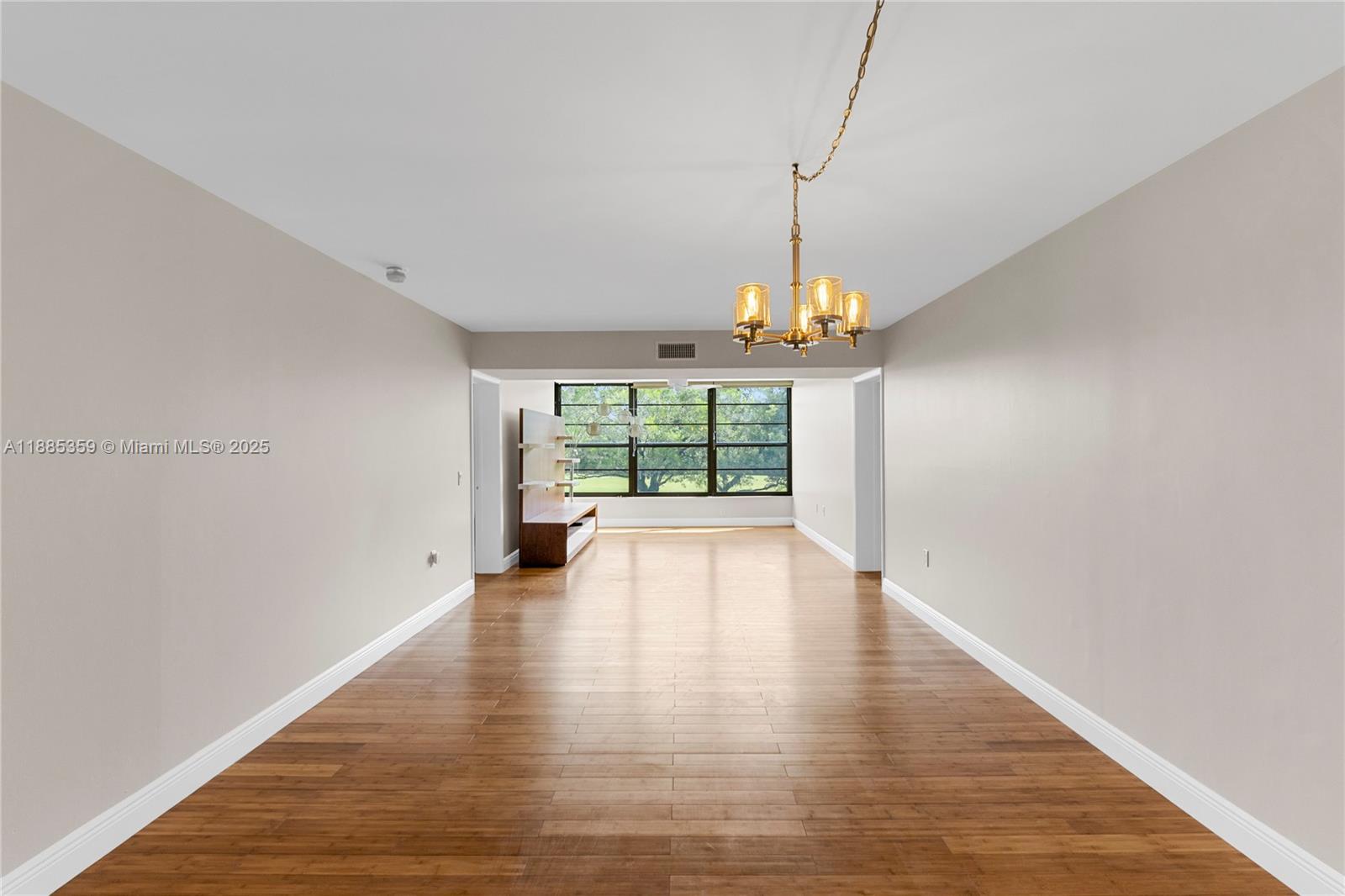 CONDO 7 OF WHITEHALL COND - Residential Lease