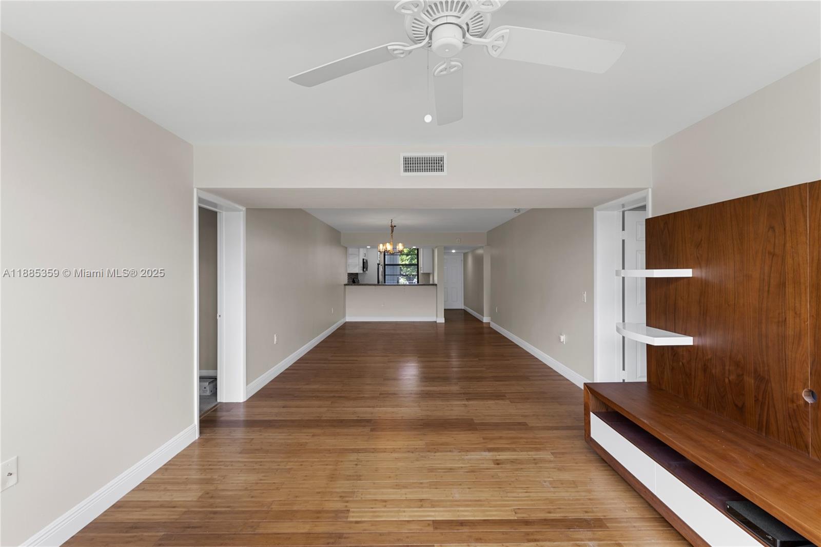 CONDO 7 OF WHITEHALL COND - Residential Lease