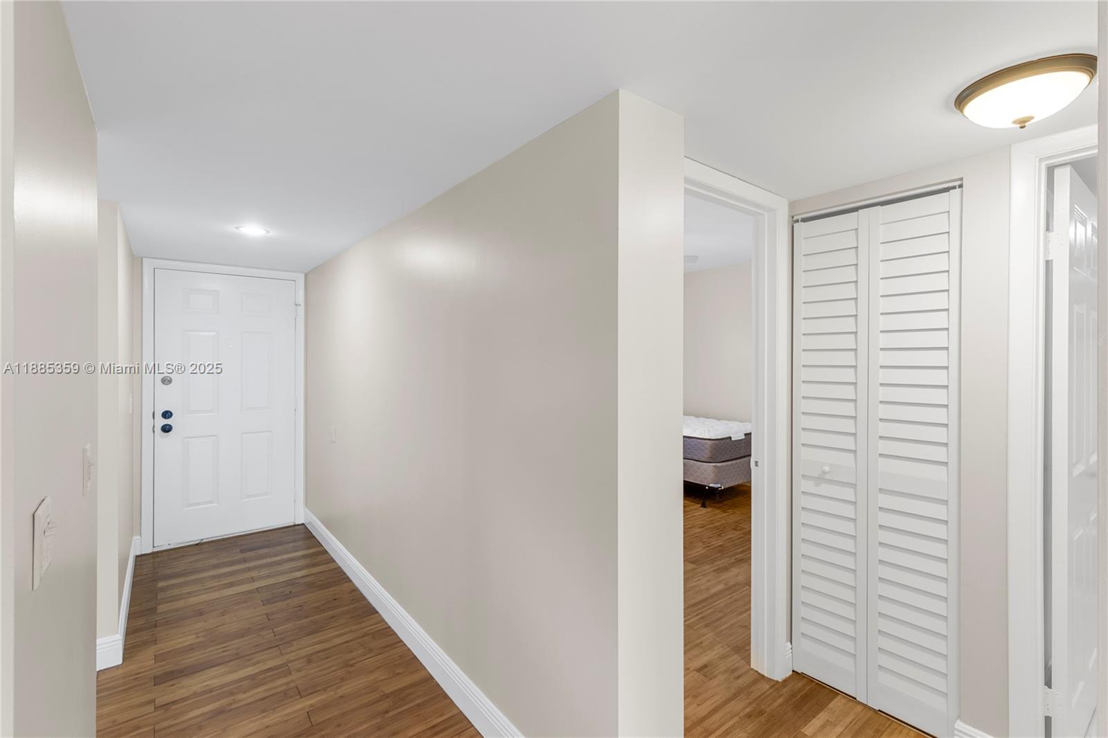 CONDO 7 OF WHITEHALL COND - Residential Lease