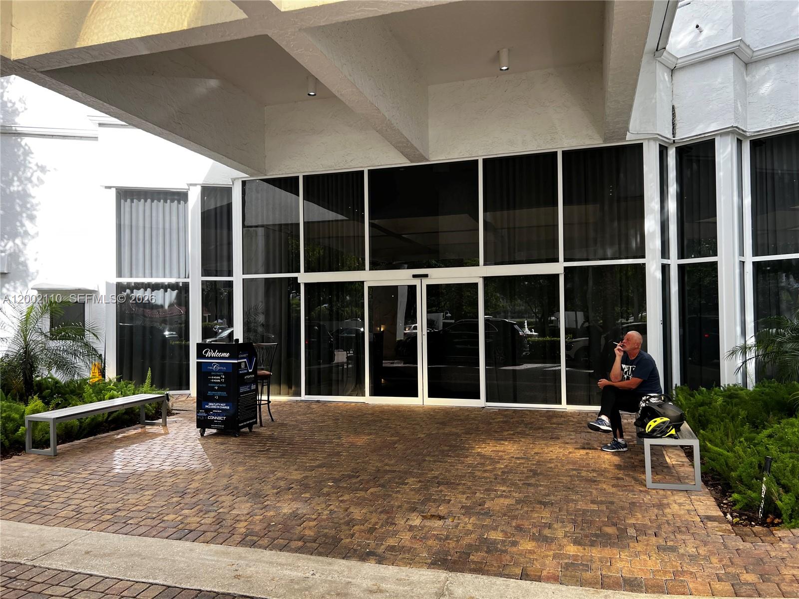 PARC CENTRAL AVENTURA EAS - Residential Lease