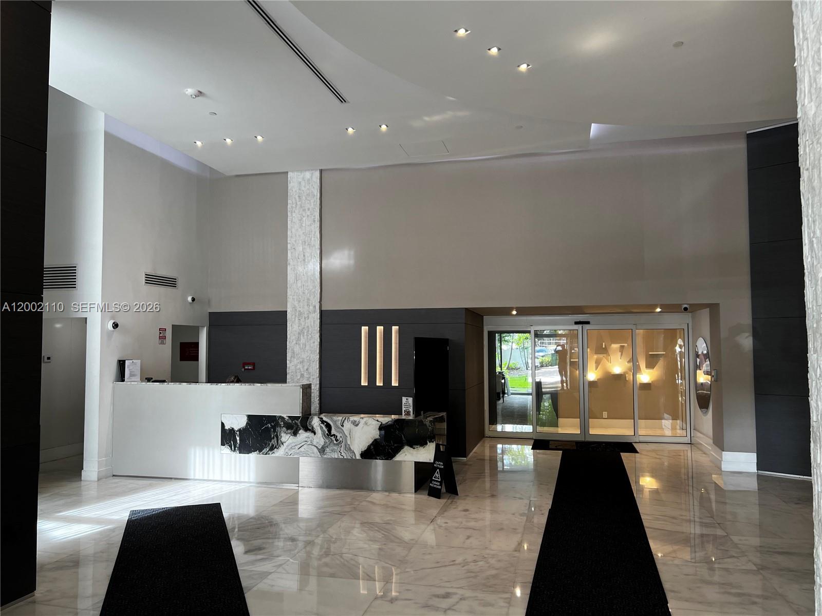 PARC CENTRAL AVENTURA EAS - Residential Lease