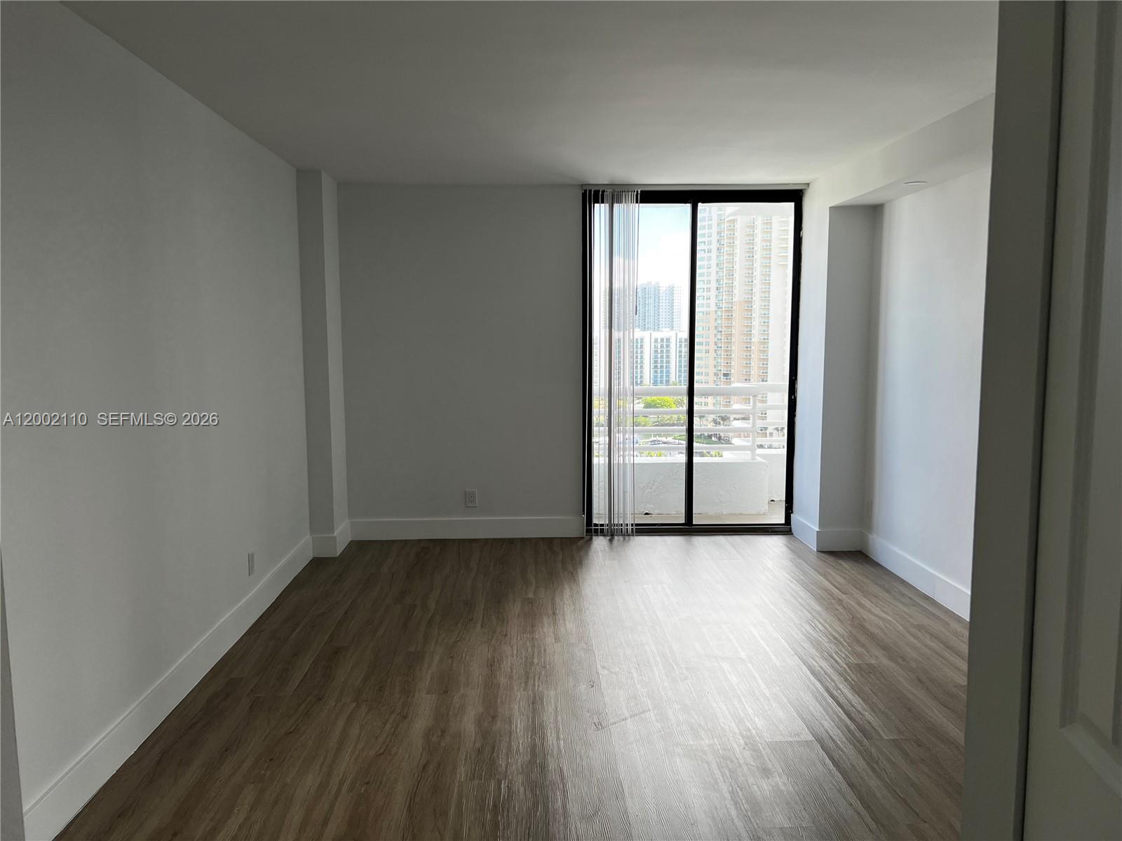 PARC CENTRAL AVENTURA EAS - Residential Lease