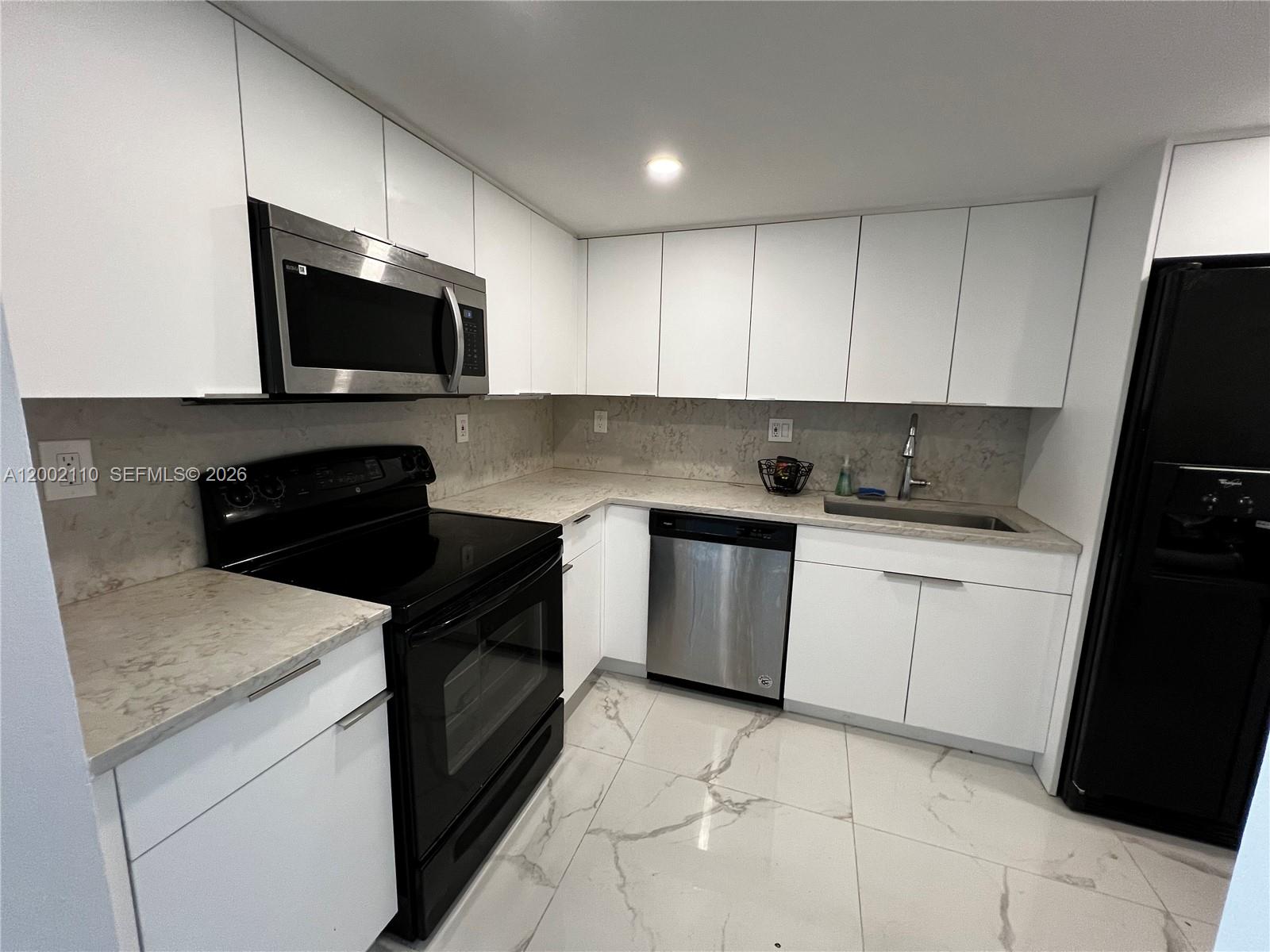 PARC CENTRAL AVENTURA EAS - Residential Lease