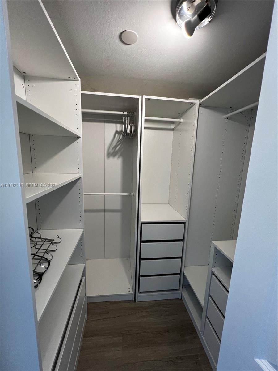 PARC CENTRAL AVENTURA EAS - Residential Lease