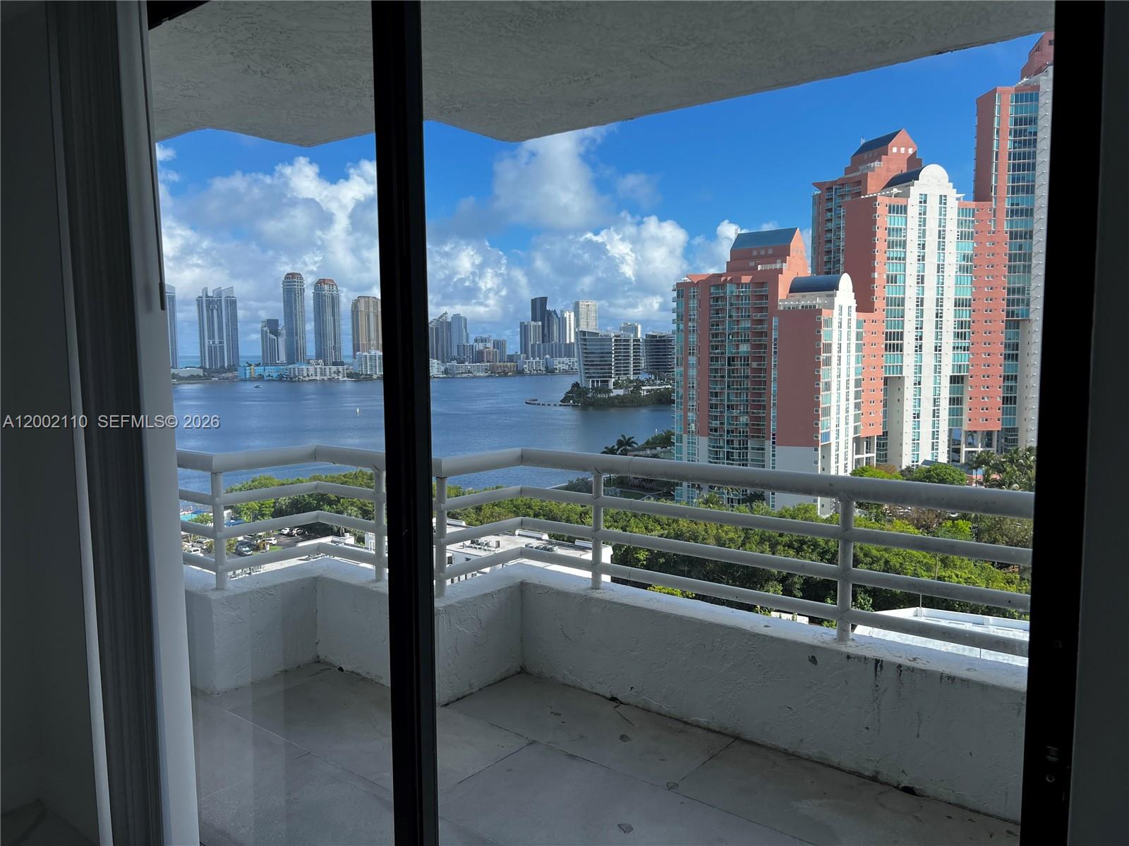 PARC CENTRAL AVENTURA EAS - Residential Lease