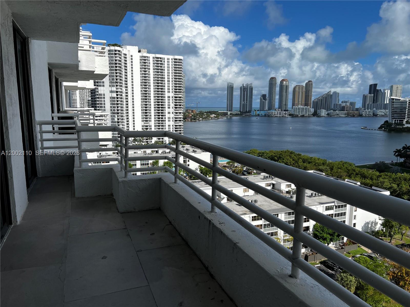 PARC CENTRAL AVENTURA EAS - Residential Lease