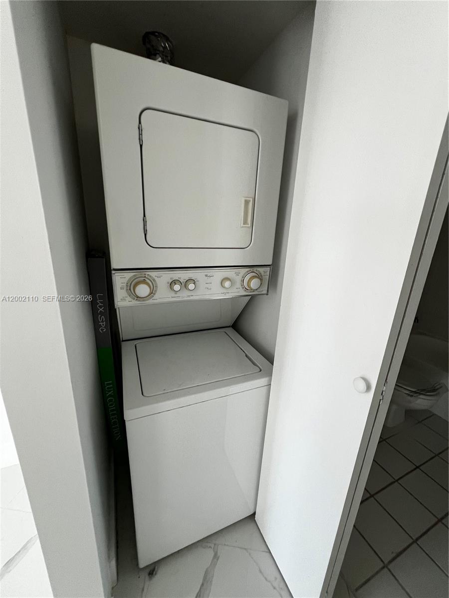 PARC CENTRAL AVENTURA EAS - Residential Lease