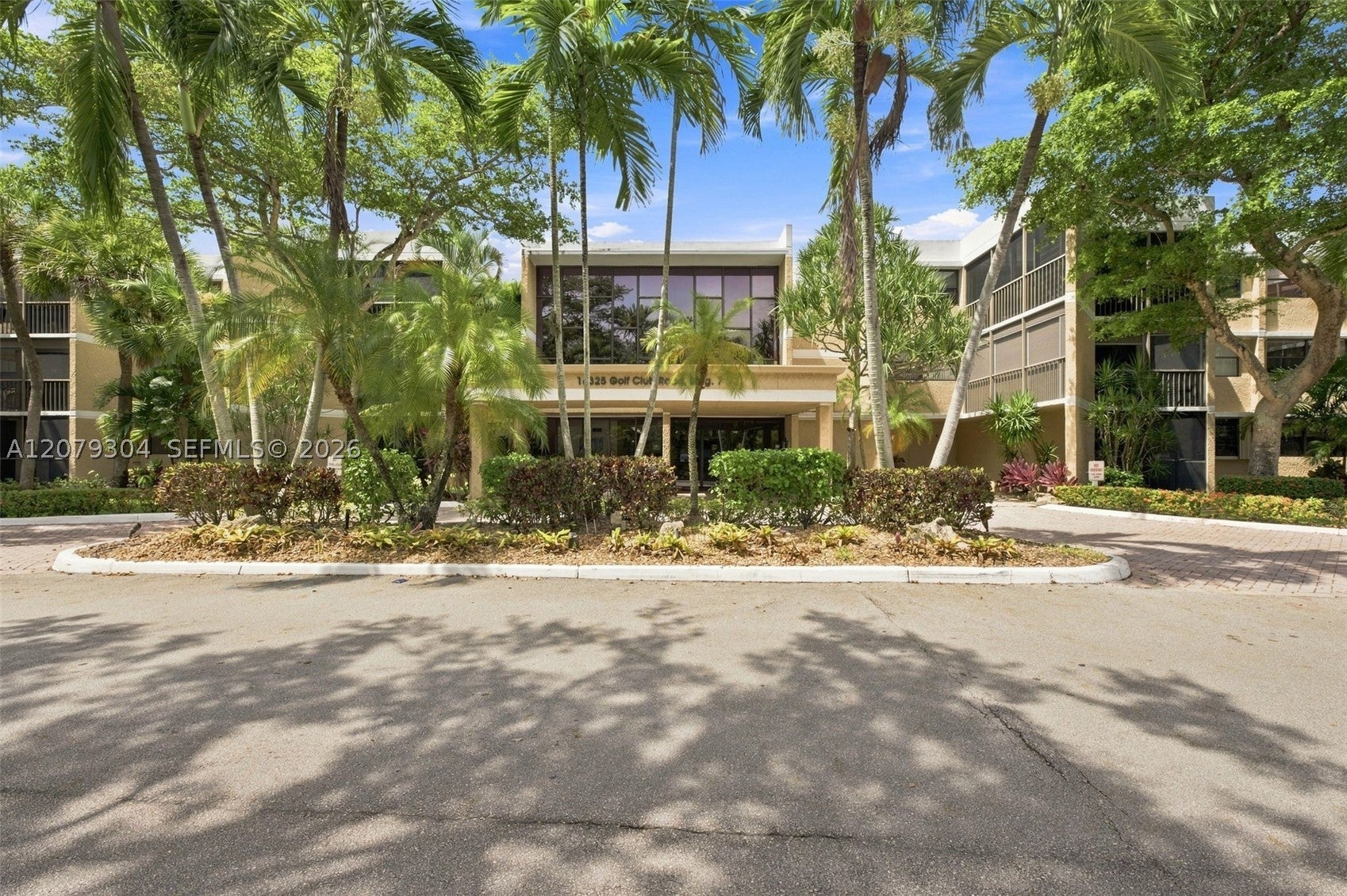 16325 Golf Club Rd 104