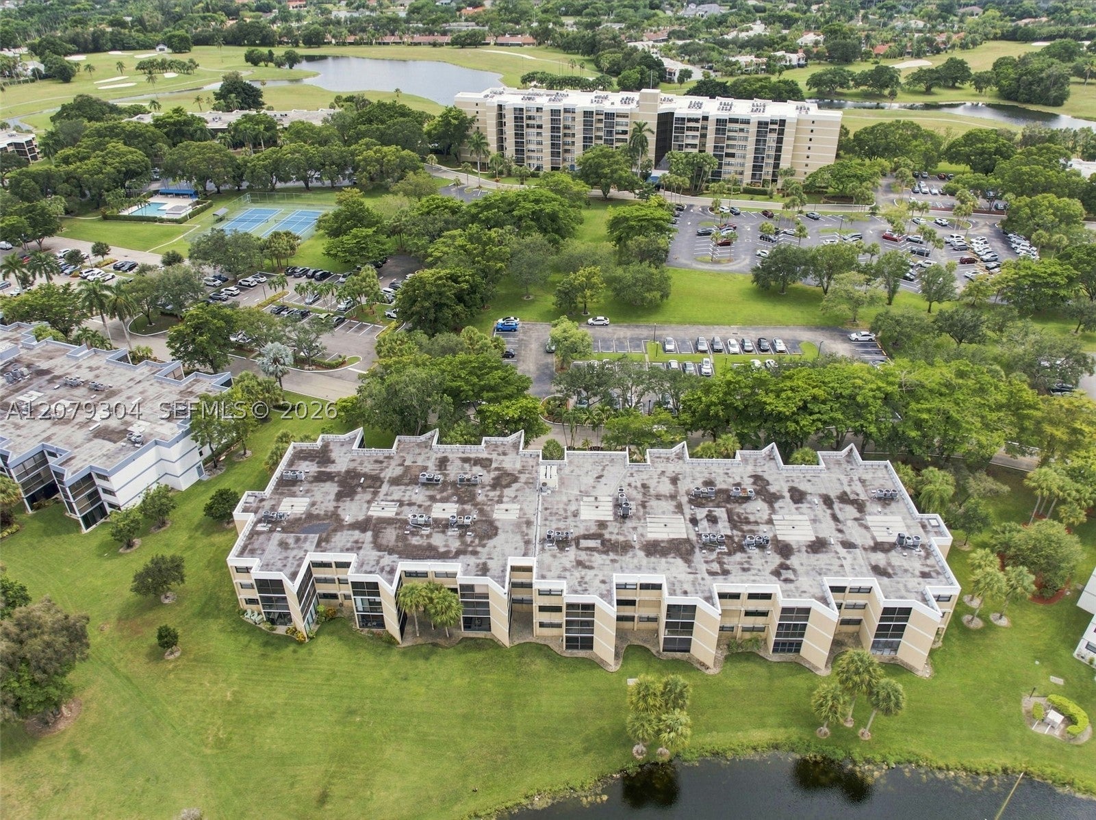 16325 Golf Club Rd 104, Weston FL 33326