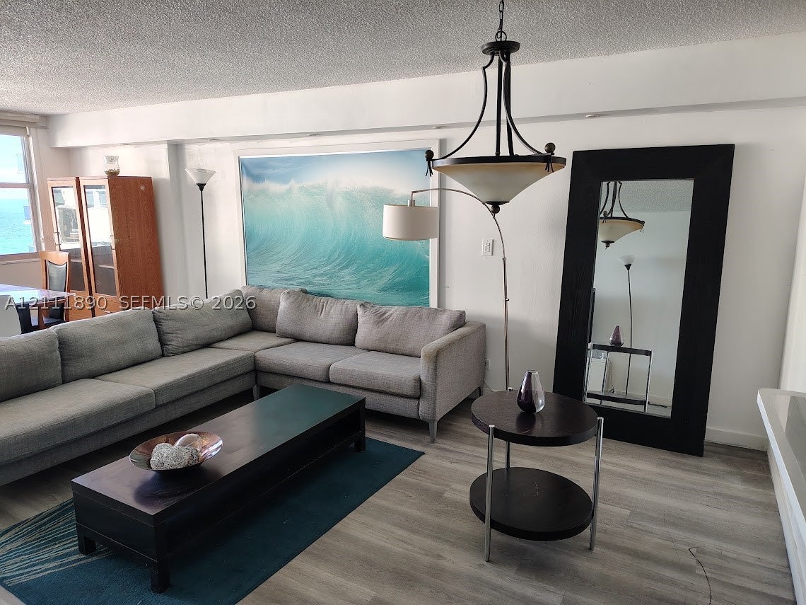 6039 Collins Ave 1710