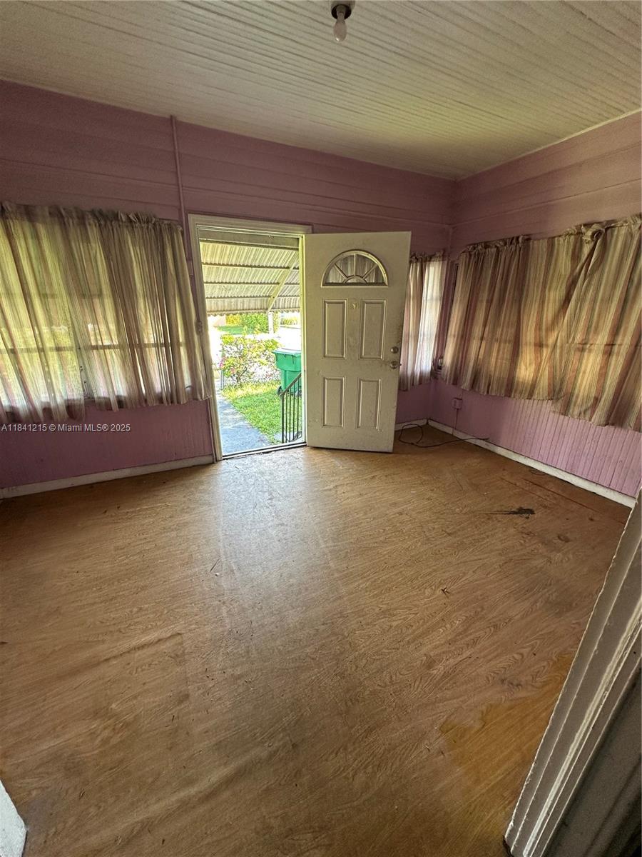 1521 NW 51st St, Miami, FL, 33142/$325,000 3 1521 NW 51st St