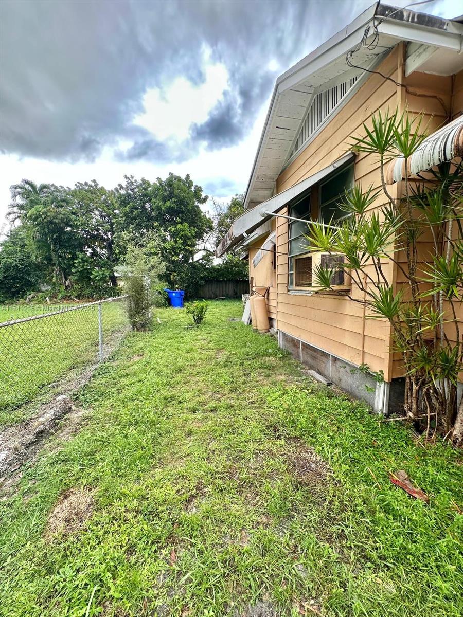 1521 NW 51st St, Miami, FL, 33142/$325,000 1 1521 NW 51st St