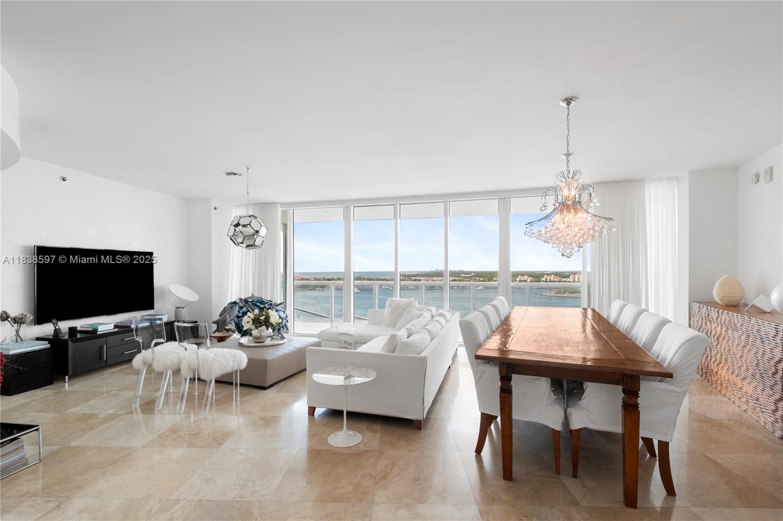 ICON CONDO - Residential