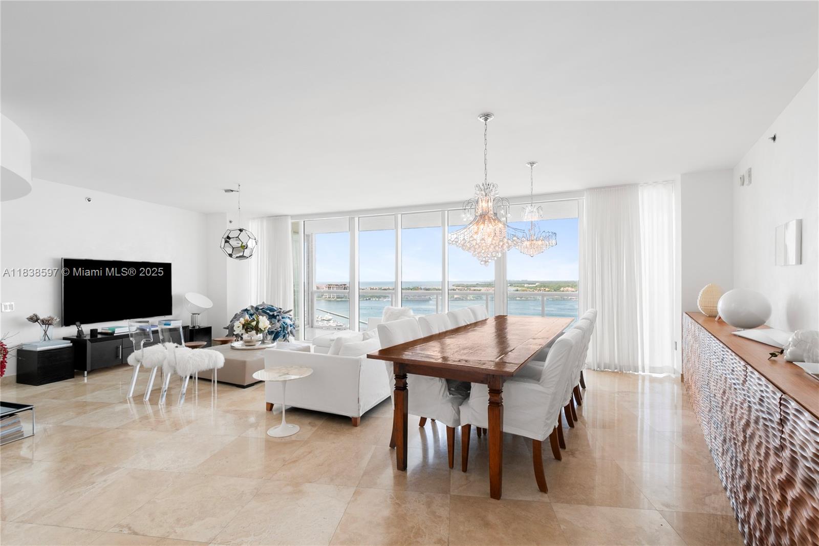 ICON CONDO - Residential