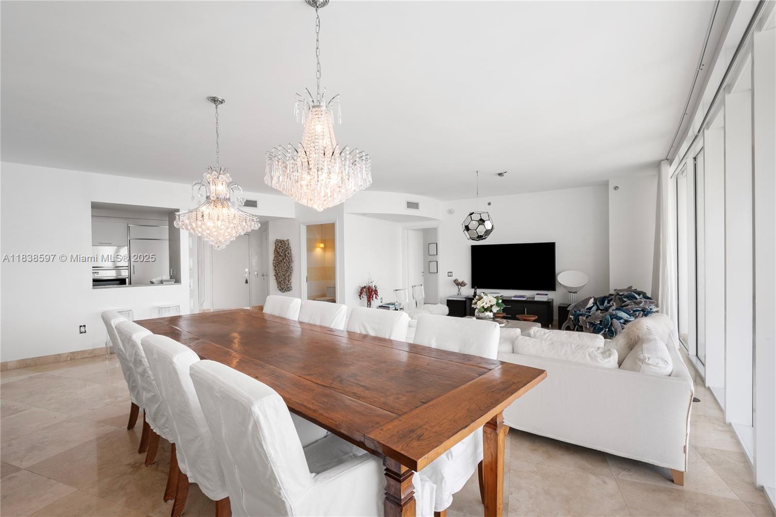 ICON CONDO - Residential