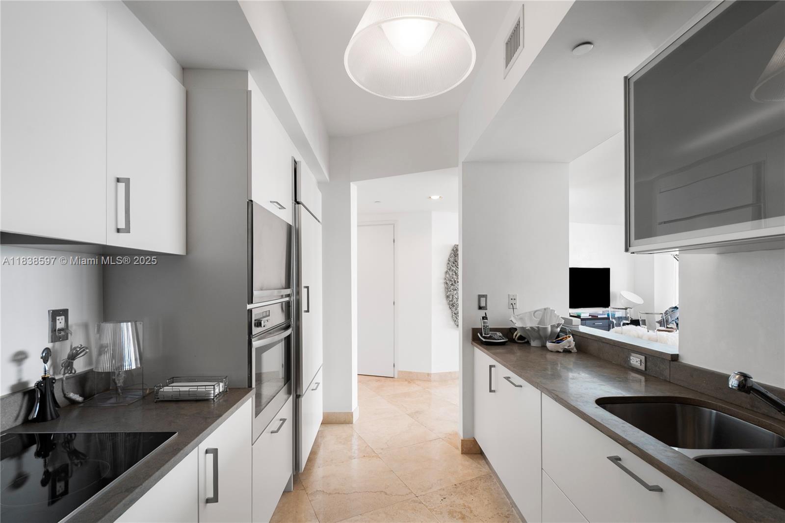 ICON CONDO - Residential