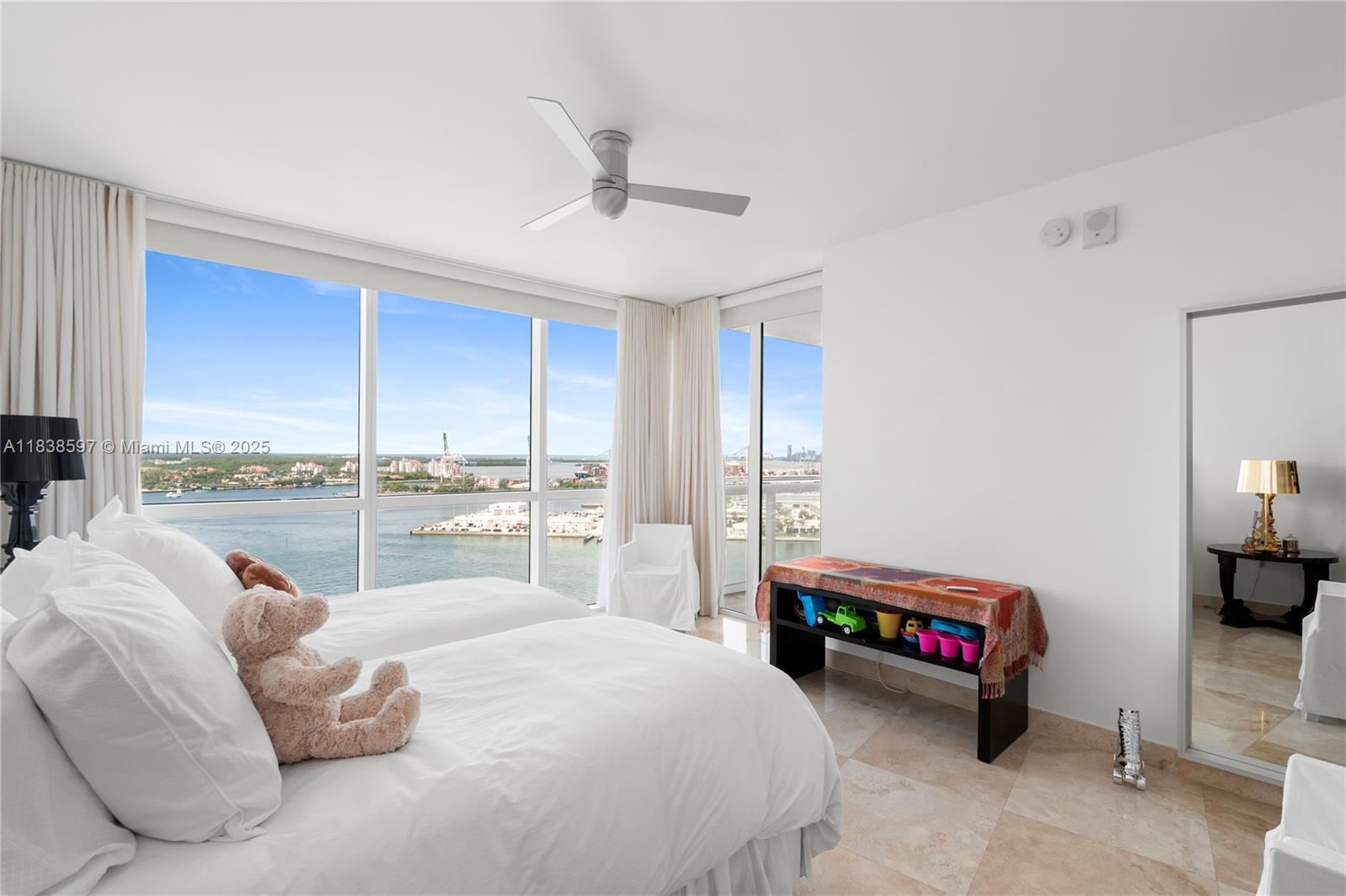 ICON CONDO - Residential