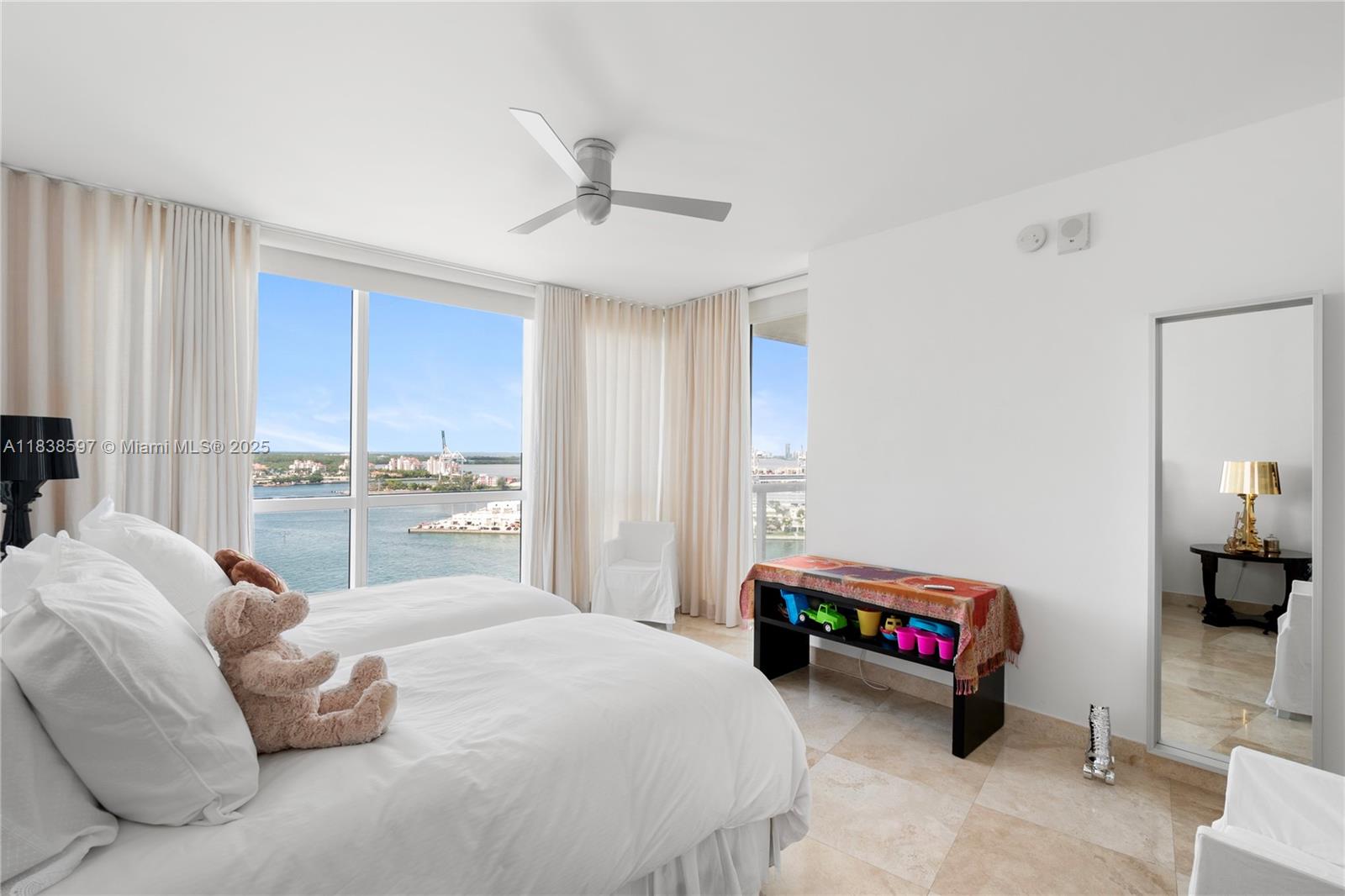 ICON CONDO - Residential