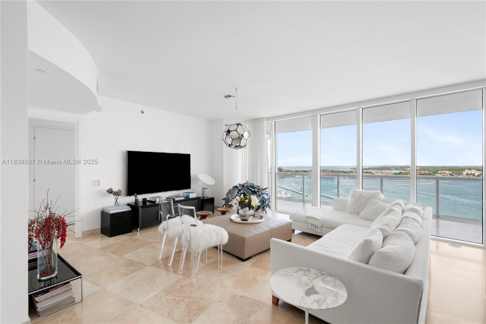 ICON CONDO - Residential