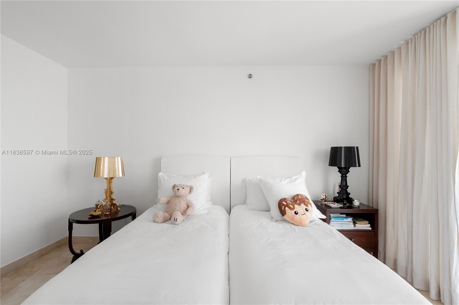 ICON CONDO - Residential