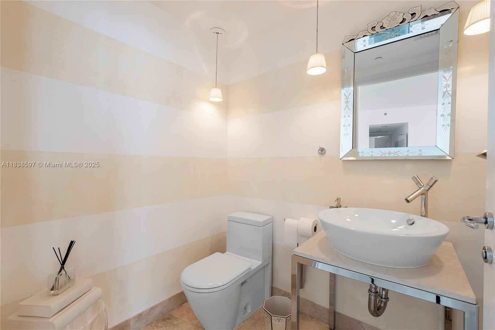 ICON CONDO - Residential