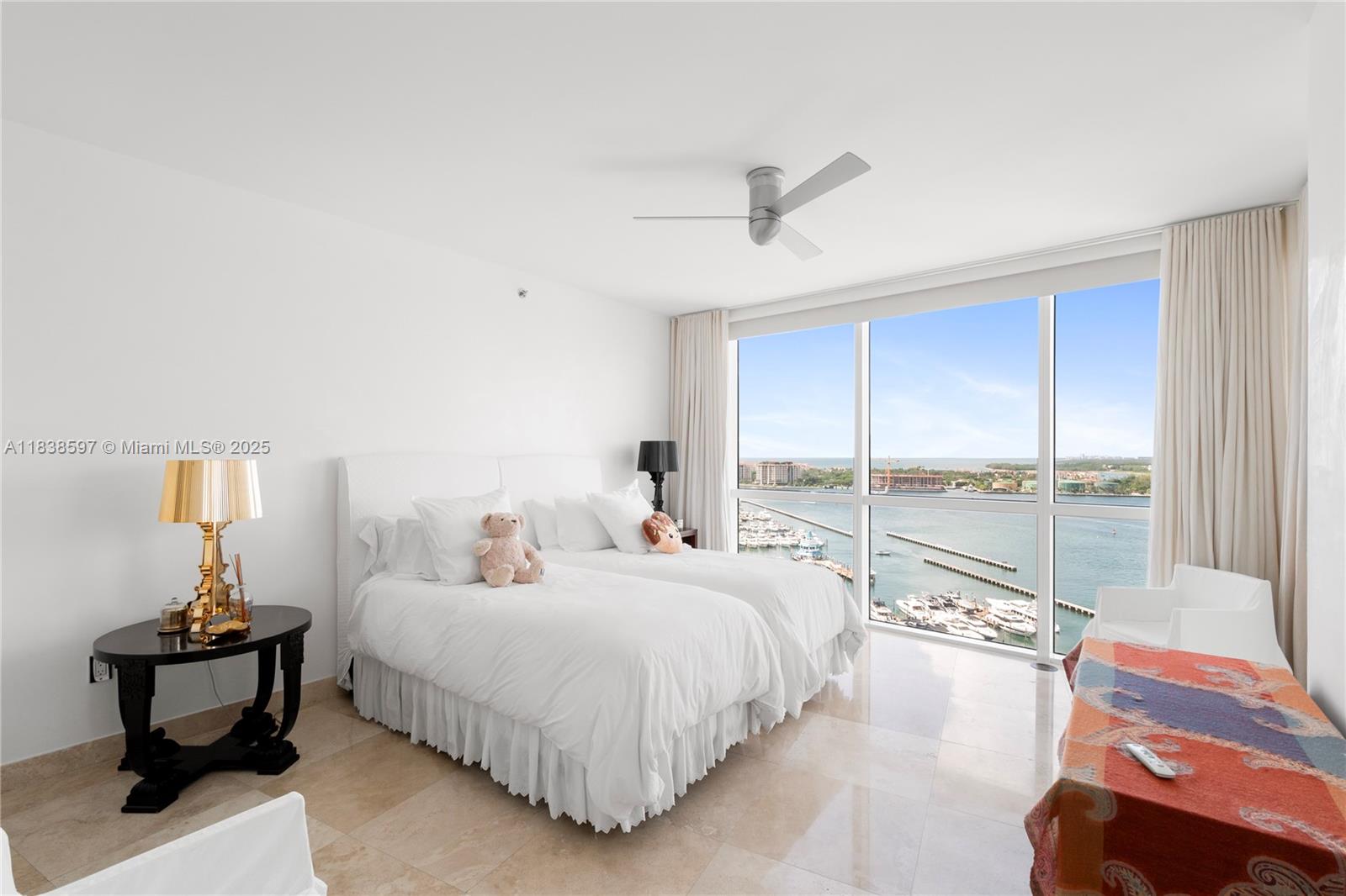 ICON CONDO - Residential