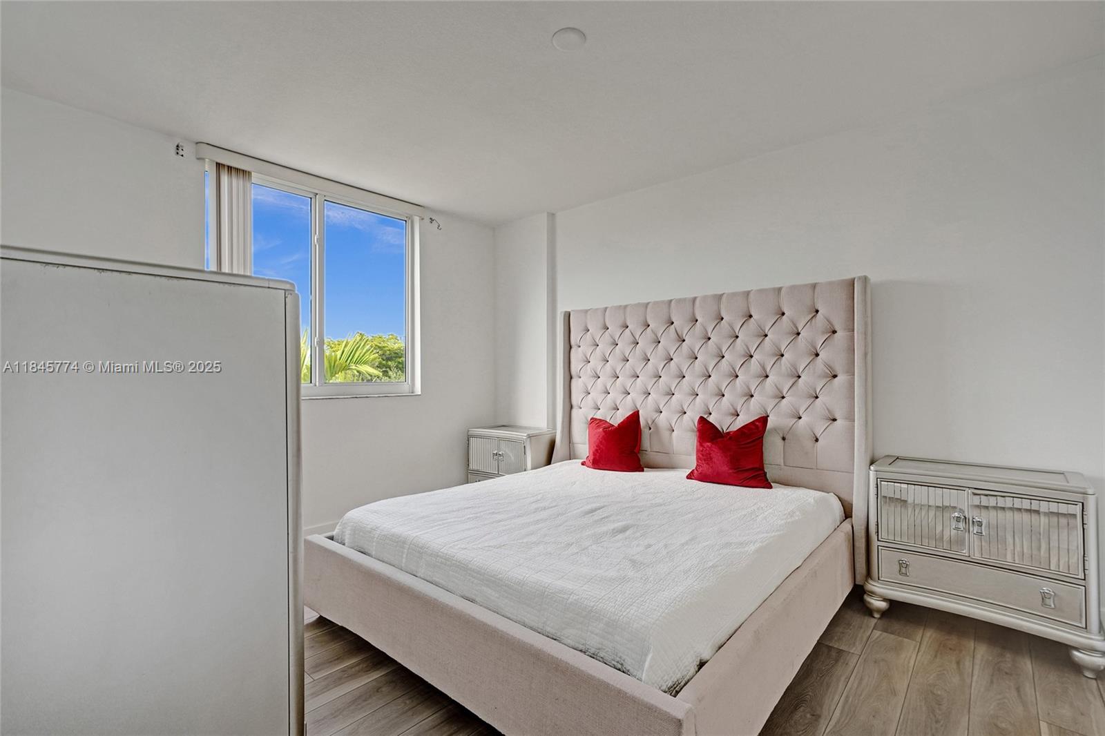 VENTURE AT AVENTURA WEST - Residential