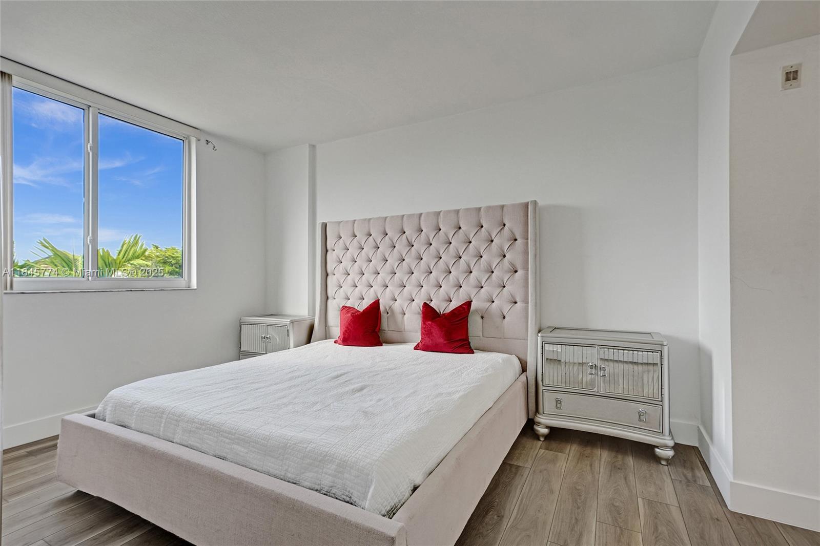 VENTURE AT AVENTURA WEST - Residential