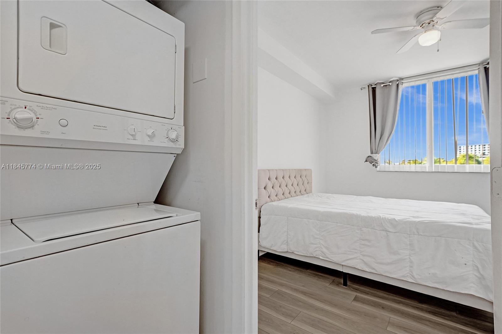 VENTURE AT AVENTURA WEST - Residential