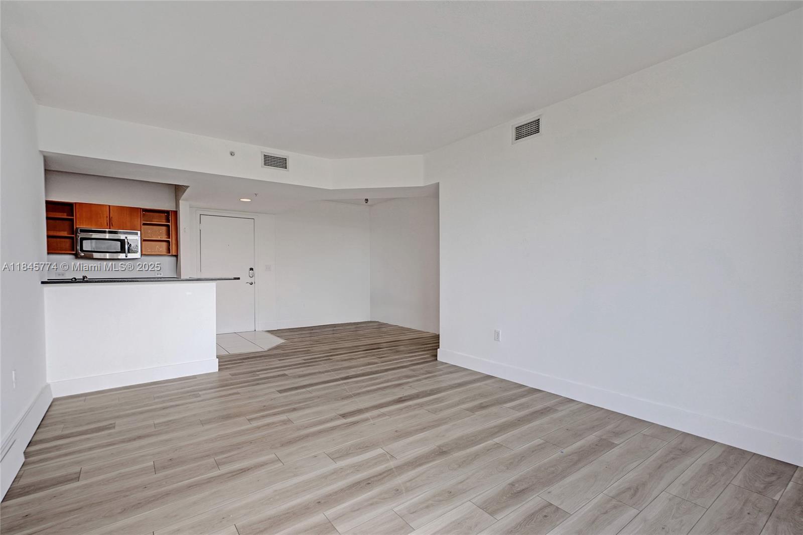 VENTURE AT AVENTURA WEST - Residential