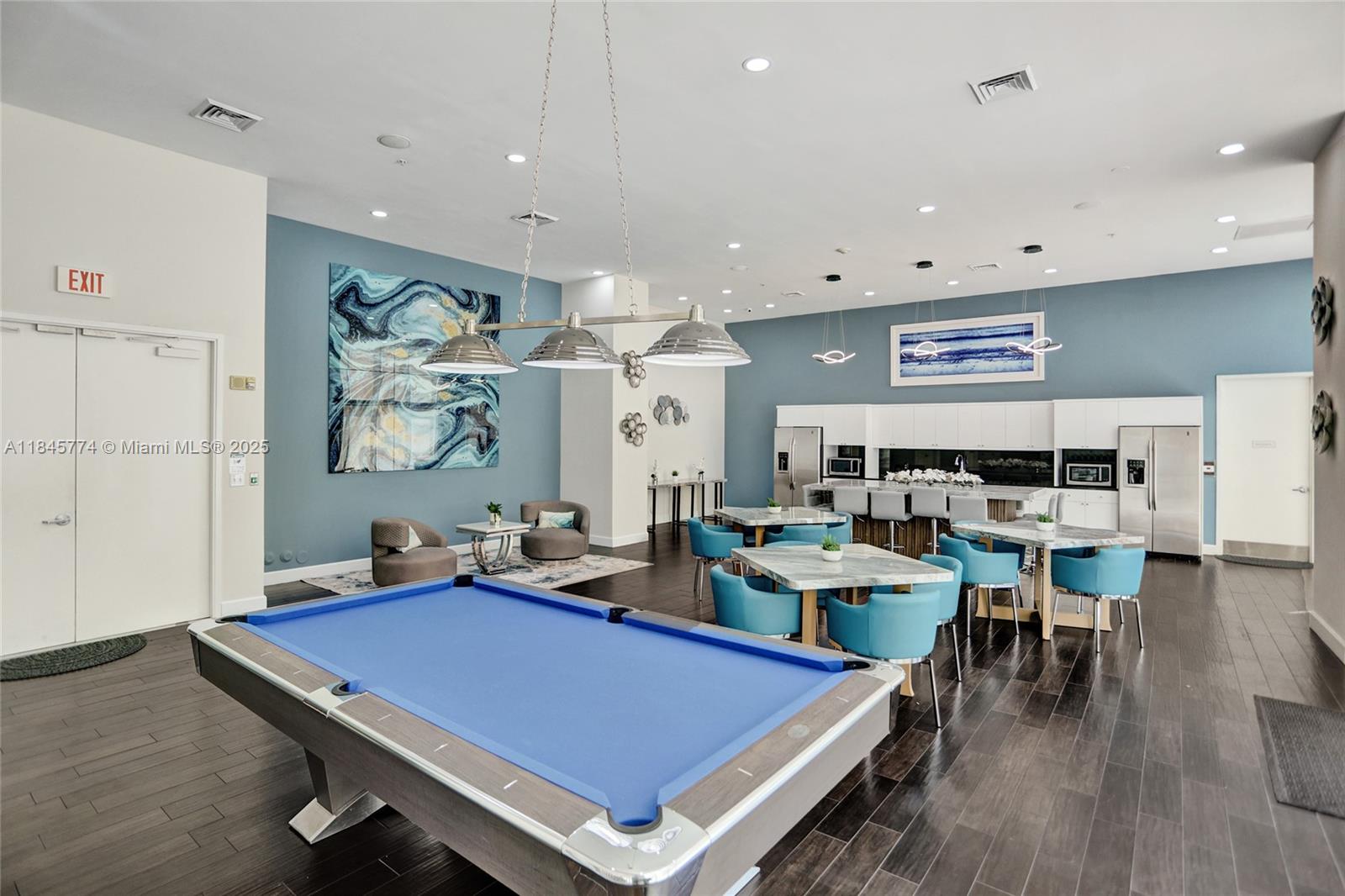 VENTURE AT AVENTURA WEST - Residential