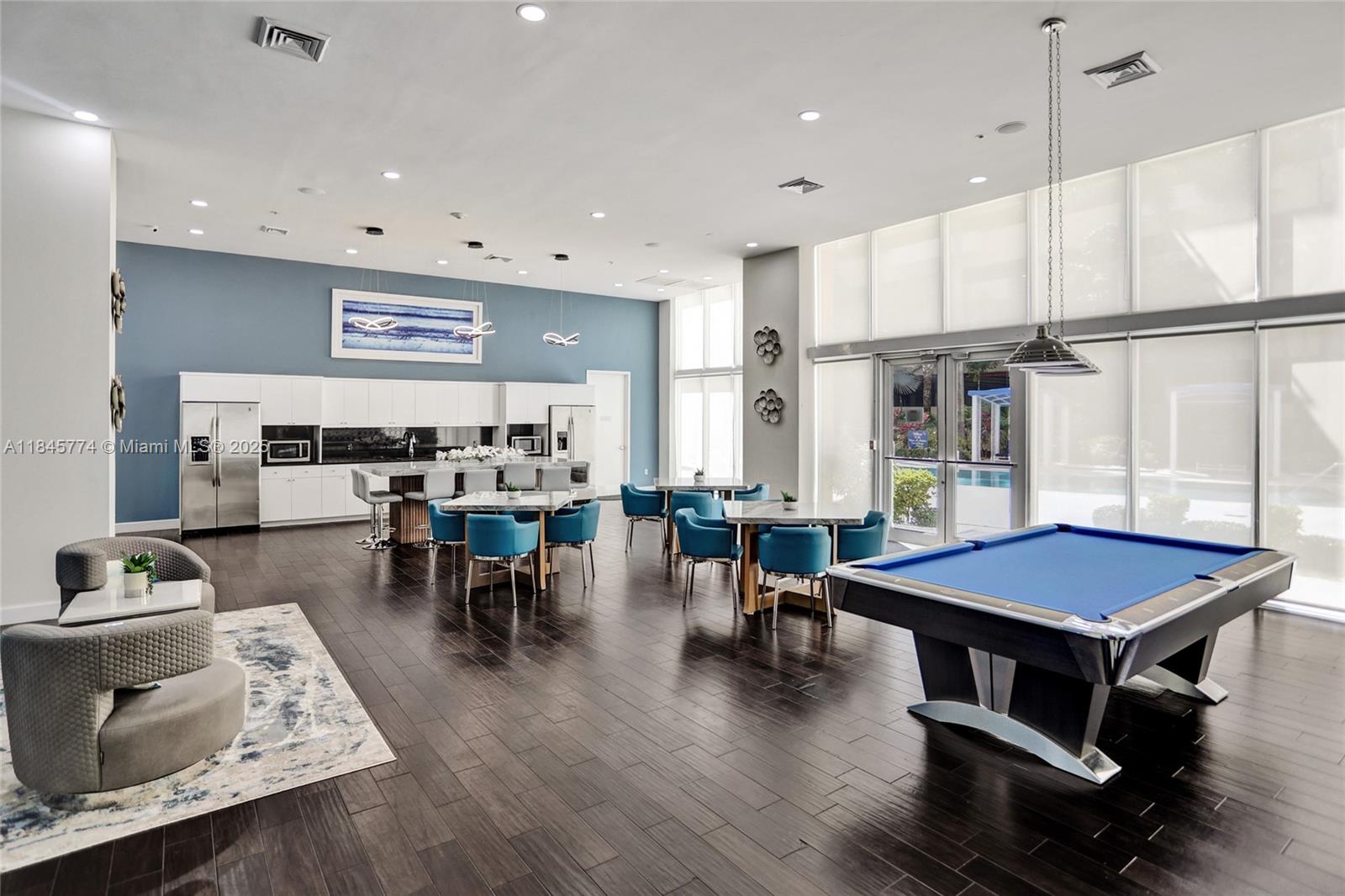 VENTURE AT AVENTURA WEST - Residential