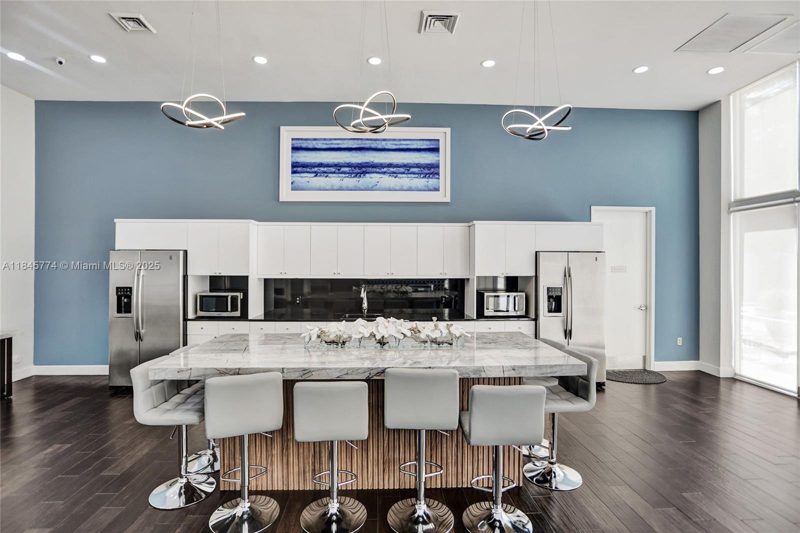 VENTURE AT AVENTURA WEST - Residential