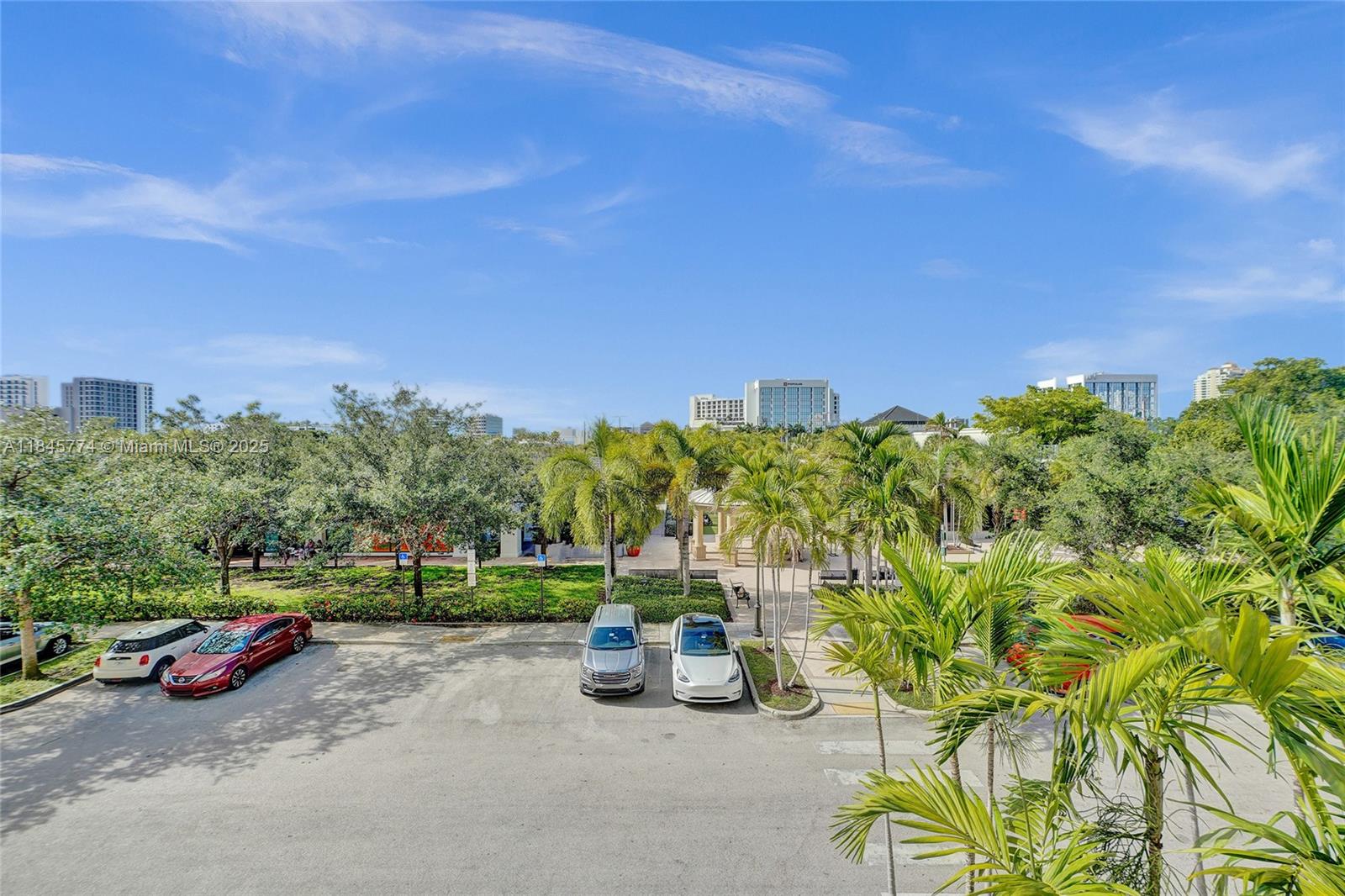 VENTURE AT AVENTURA WEST - Residential