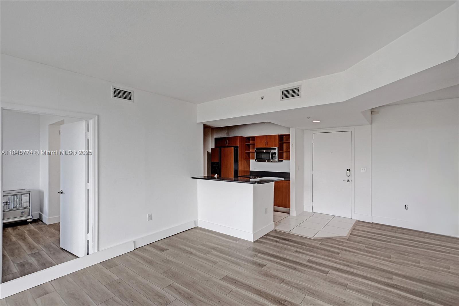 VENTURE AT AVENTURA WEST - Residential