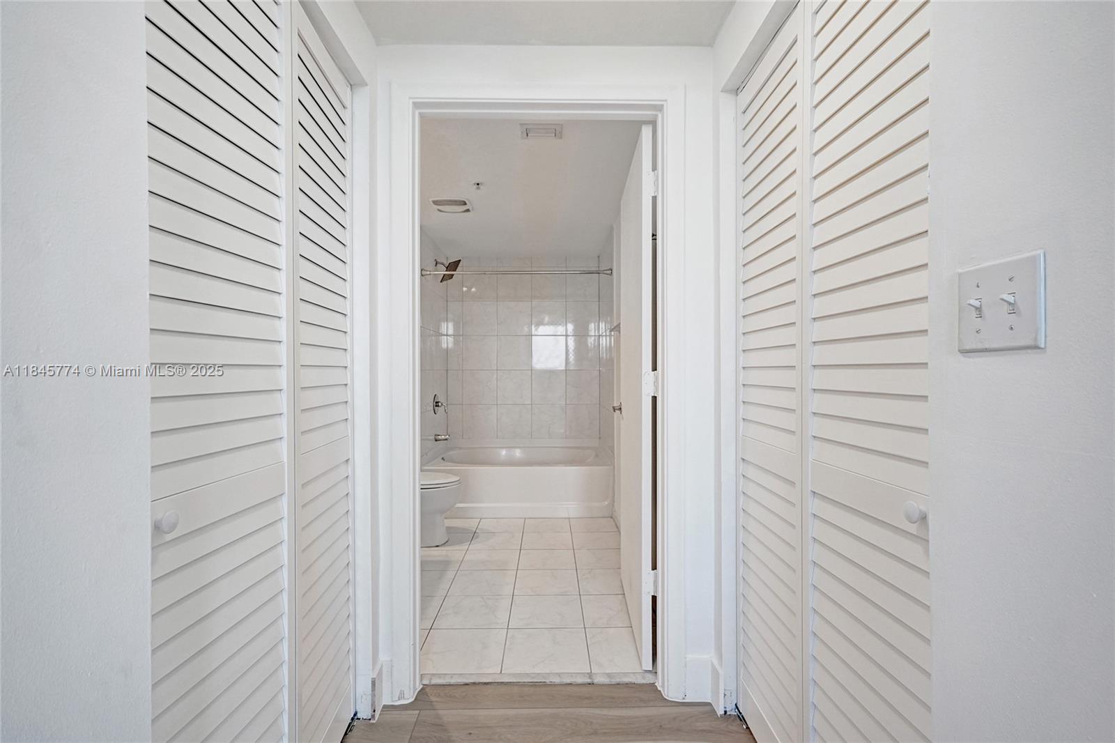 VENTURE AT AVENTURA WEST - Residential