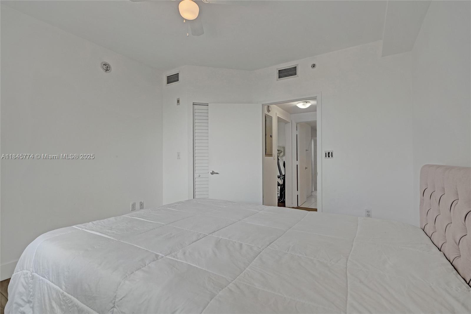 VENTURE AT AVENTURA WEST - Residential