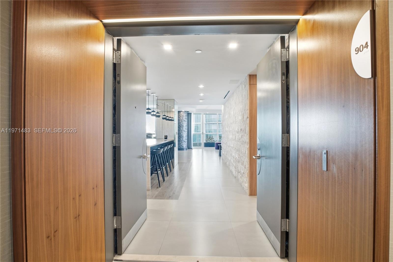 2127 Brickell Avenue 904