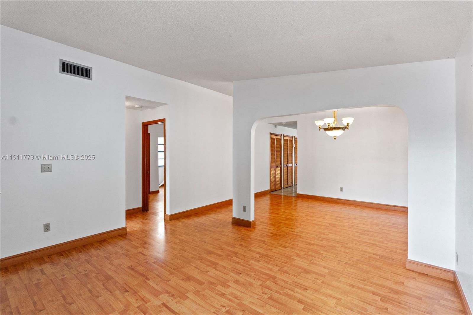 View photos, virtual tours, details... 13514 SW 27th St