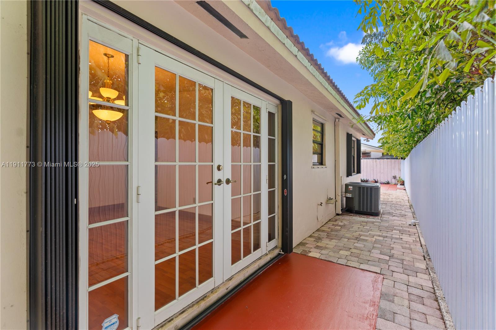 View photos, virtual tours, details... 13514 SW 27th St