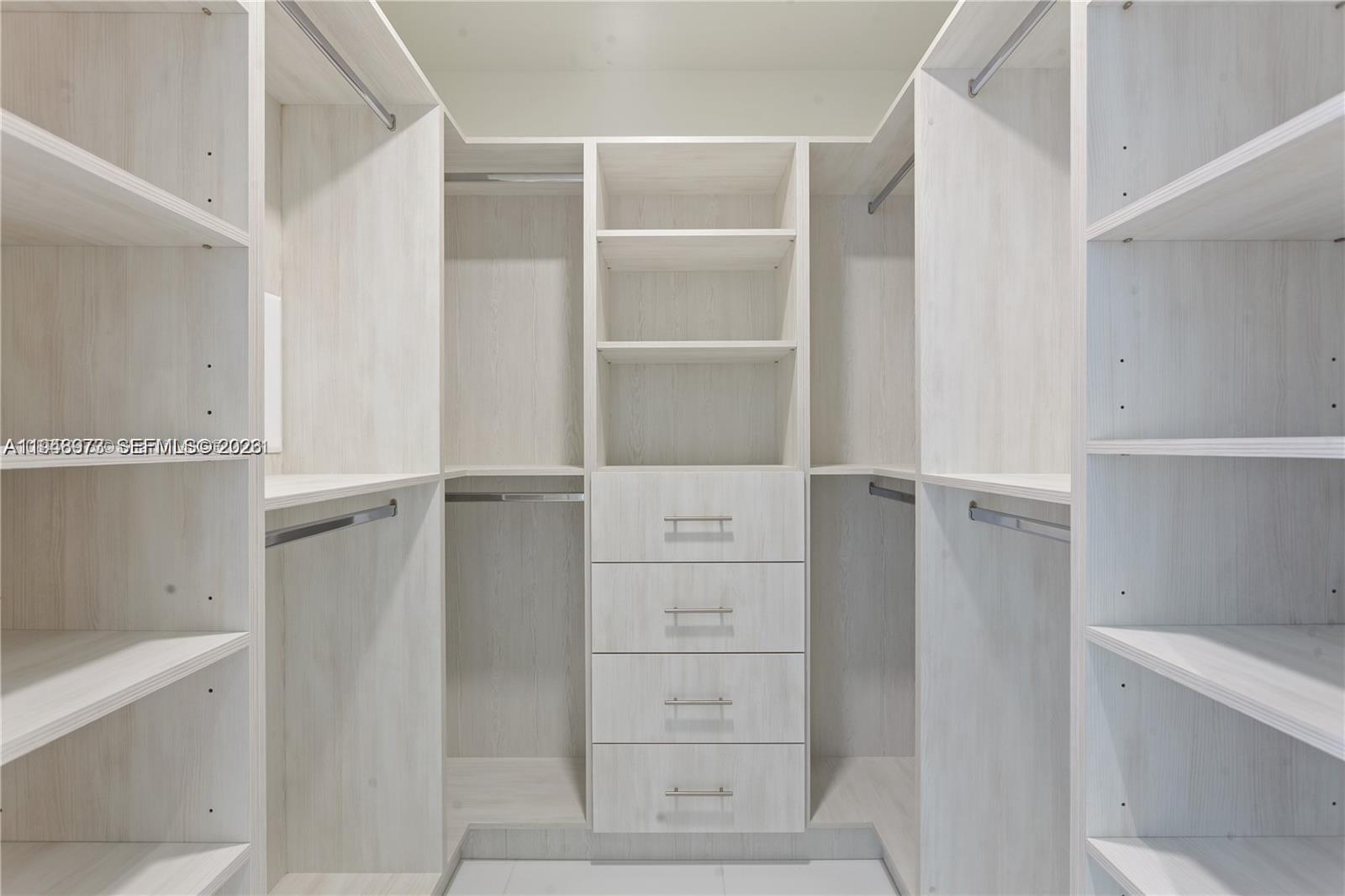 PARAMOUNT MIAMI WORLDCENT - Residential