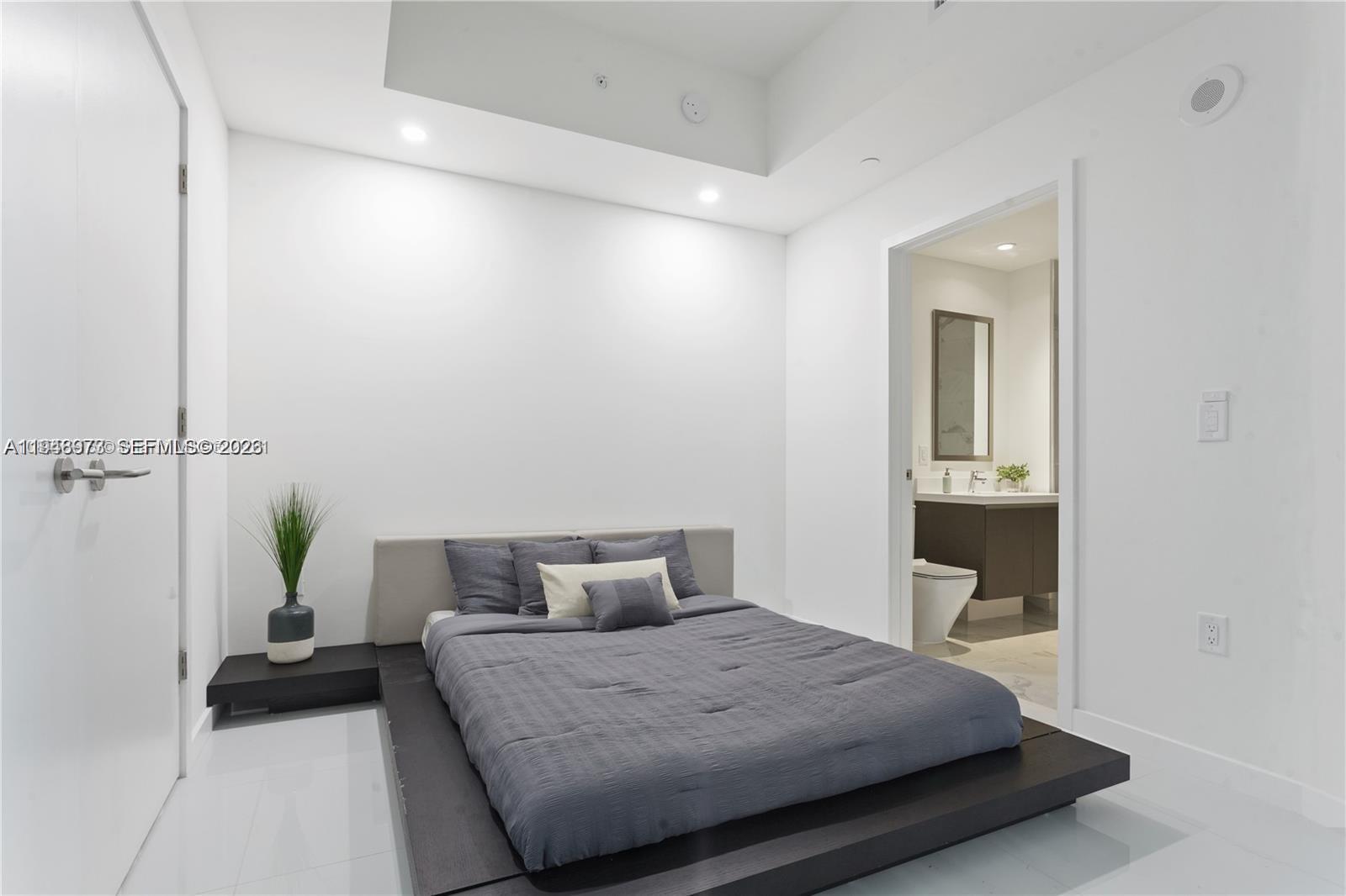 PARAMOUNT MIAMI WORLDCENT - Residential