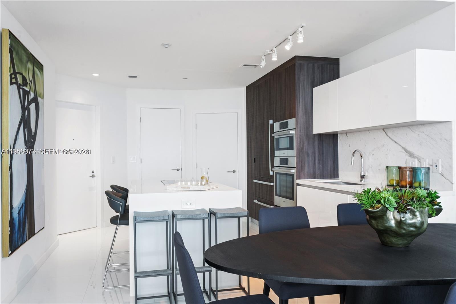 PARAMOUNT MIAMI WORLDCENT - Residential