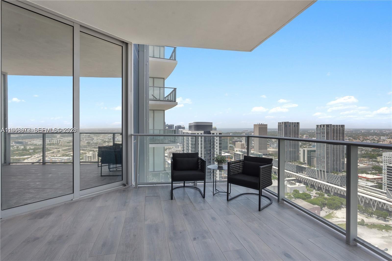 PARAMOUNT MIAMI WORLDCENT - Residential