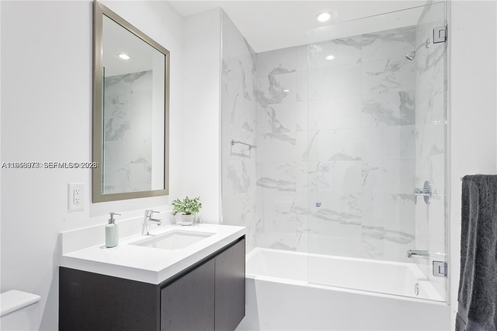 PARAMOUNT MIAMI WORLDCENT - Residential