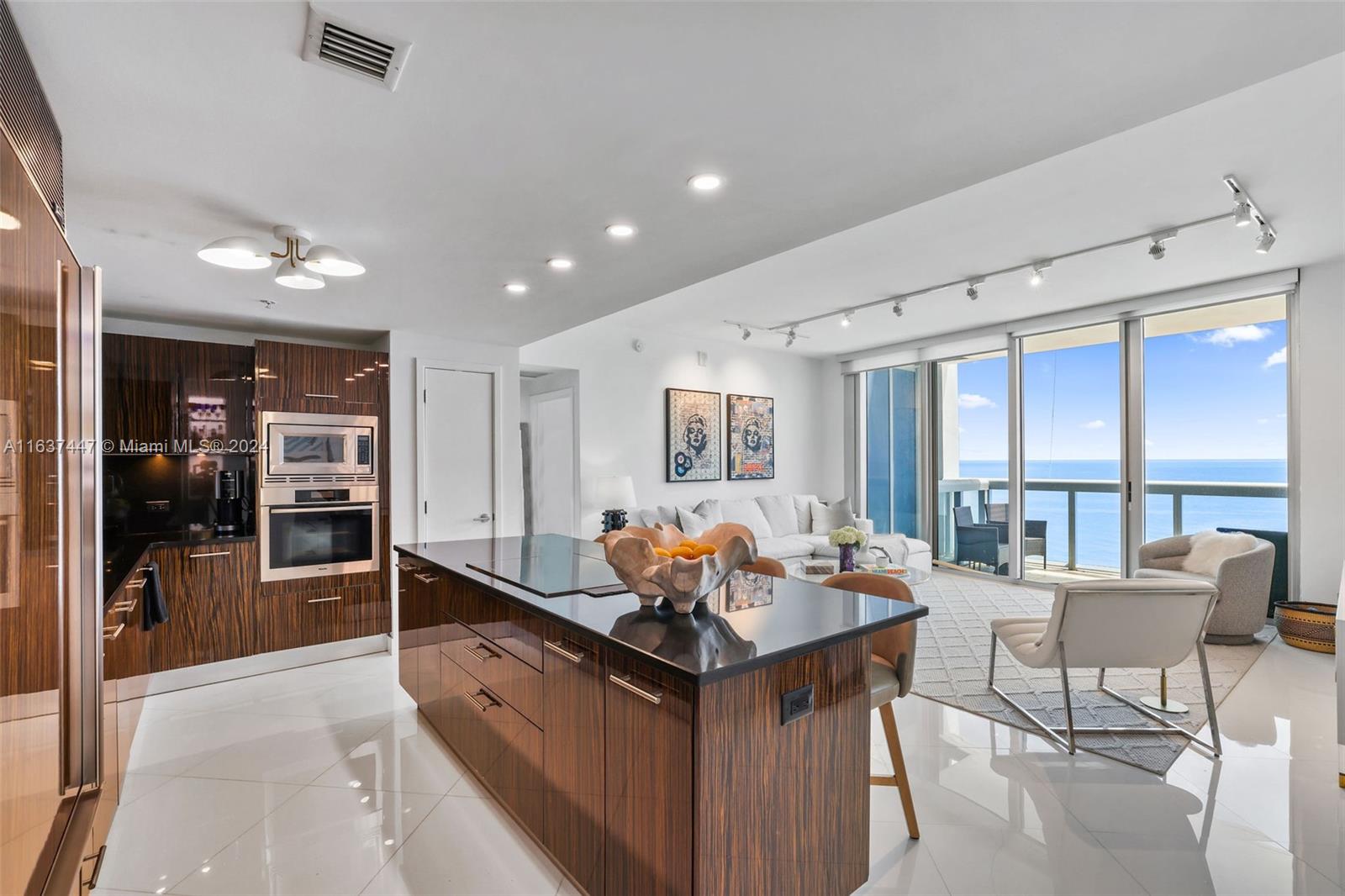 6899 Collins Ave 801