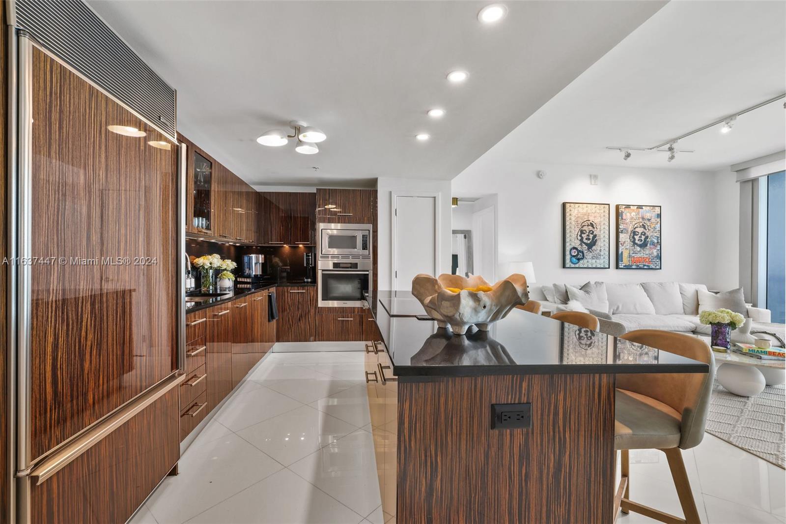 NORTH CARILLON BEACH COND - Residential