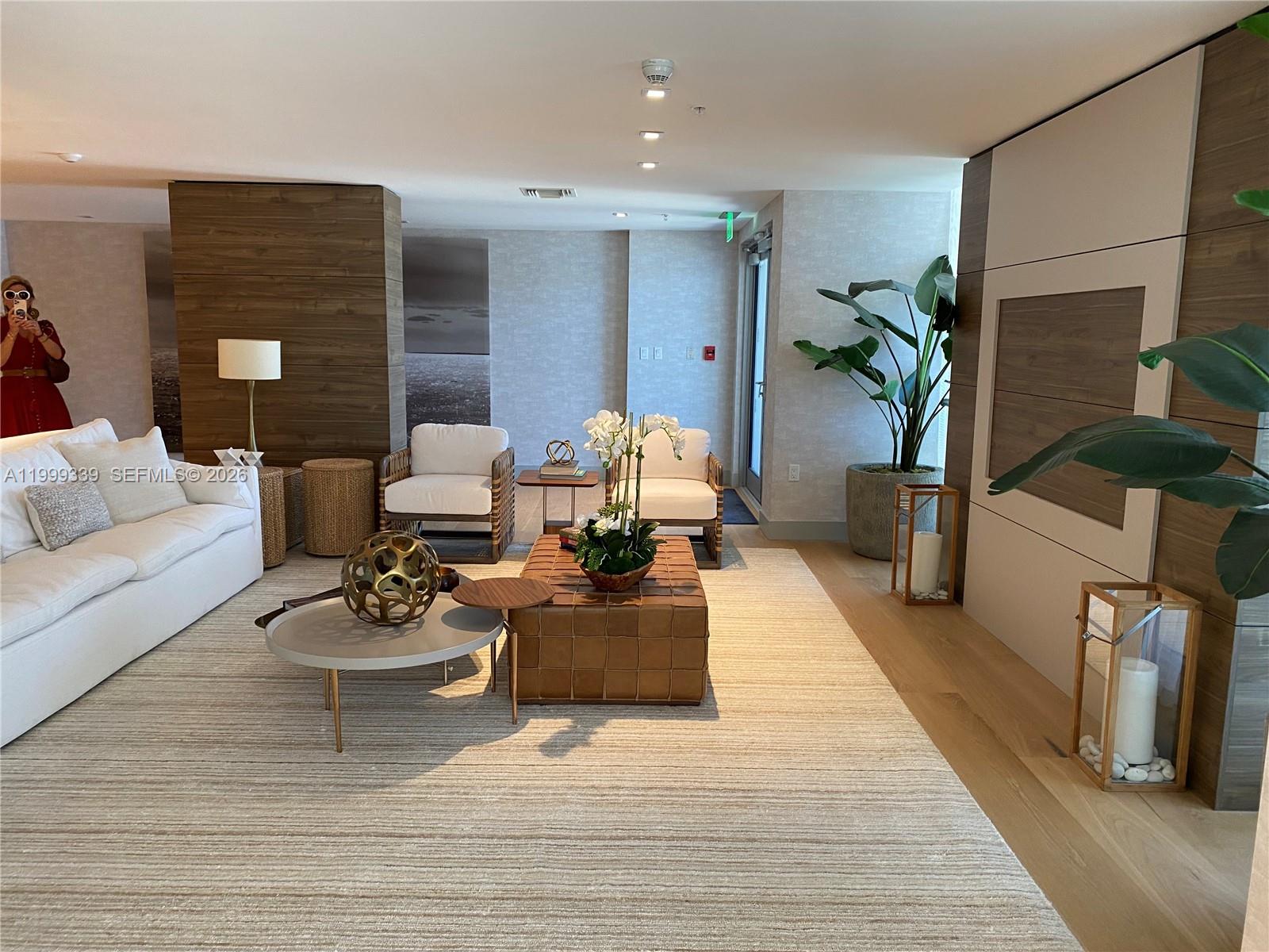 BAY HARBOUR ISLAND - Residential