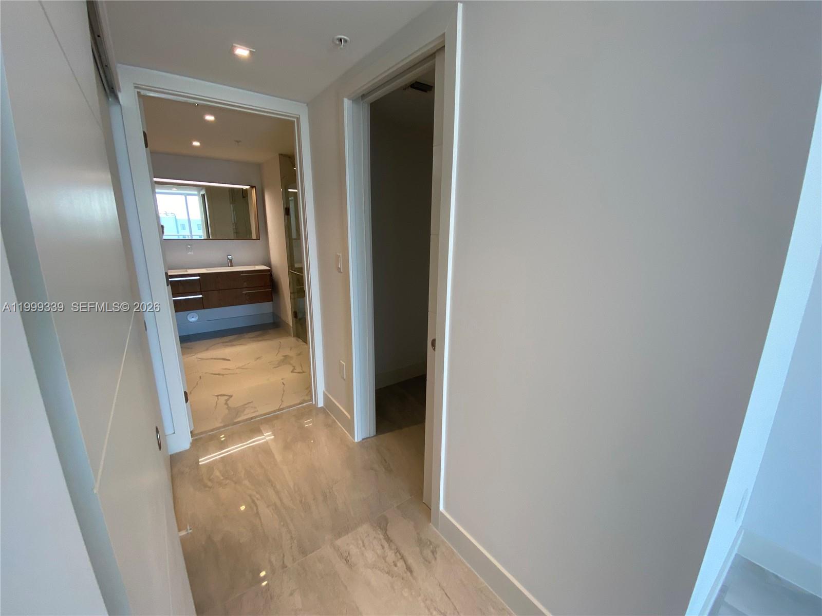 BAY HARBOUR ISLAND - Residential